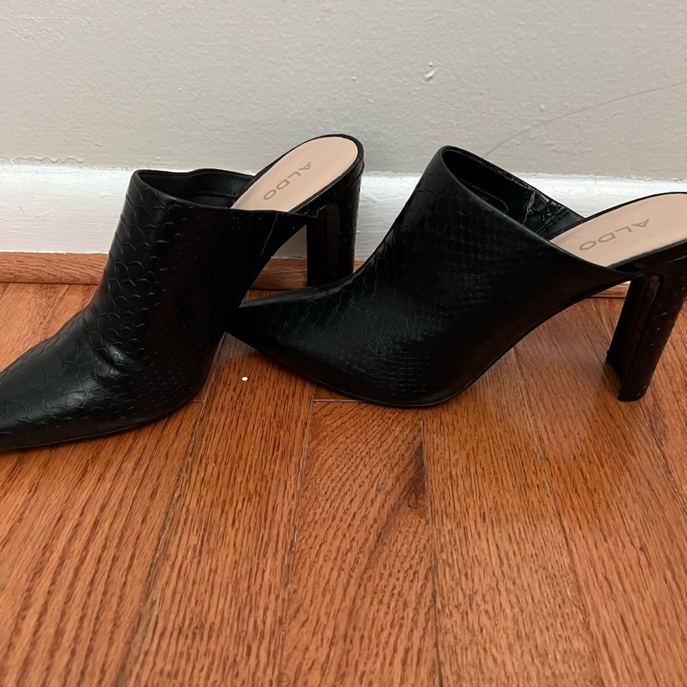 Croc mules
